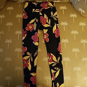 Girls Lularoe leggings,  size s/m. Pretty print!
